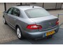 Skoda Superb 1.8 TSI Ambition Business Line AUTOMAAT/Schuif-kantel dak/Navigatie/Climate control/Parkeersensoren rondom/Cruise control/Trekhaak/Bluetooth/Radio-CD speler/17'' Lichtmetalen velgen/Multifunctioneel stuurwiel/Elektrische ramen/Elektrisch inklapbare spiege