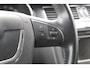 Skoda Superb 1.8 TSI Ambition Business Line AUTOMAAT/Schuif-kantel dak/Navigatie/Climate control/Parkeersensoren rondom/Cruise control/Trekhaak/Bluetooth/Radio-CD speler/17'' Lichtmetalen velgen/Multifunctioneel stuurwiel/Elektrische ramen/Elektrisch inklapbare spiege