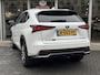 Lexus NX 300h AWD Luxury Line | Groot Scherm, Adaptive cruise control, Leer, Stoelverwarming, Parkeersensoren, Elektrische achterklep, 18 inch