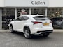Lexus NX 300h AWD Luxury Line | Groot Scherm, Adaptive cruise control, Leer, Stoelverwarming, Parkeersensoren, Elektrische achterklep, 18 inch