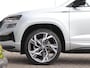 Skoda Karoq 1.5 TSI 150 pk DSG ACT Sportline Business | Navigatie | SmartLink | Camera | Climatronic | Adaptive Cruise | 19'' LM | LED | Keyless |