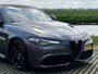 Alfa Romeo Giulia 2.9 V6 Quadrifoglio | 560Pk | LM Velgen 19" | Navigatie | Achteruitrijcamera | Cruise Control | Bi-Xenon Koplampen | Carbon Pakket! |