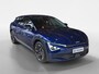 Kia EV6 Light Edition 63 kWh DIRECT LEVERBAAR | YACHT BLUE METALLIC | + 500,- EURO KORTING OP KIA LAADPAAL | Stoelverwarming vόόr en stuurwielverwarming | Achteruitrijcamera | Parkeersensoren, voor- en achterzijde