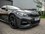 BMW 3-Serie 320i | M-sport | Maxton Design | Carplay | Leder | Navi | Trekhaak | Climate | DAB | M-stuur | M sportremmen | Shadowline | Dravit-grijs Metallic