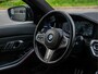 BMW 3-Serie 320i | M-sport | Maxton Design | Carplay | Leder | Navi | Trekhaak | Climate | DAB | M-stuur | M sportremmen | Shadowline | Dravit-grijs Metallic