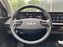 Kia EV6 Plus Advanced Business Pack 77.4 kWh Apple Carplay | Navi | Adaptieve Cruise Controle | BTW Auto | Vegan Lederen Bekleding | Stoel & stuurverwarming | Elektrisch bedienbare voorstoelen met geheugenfunctie | Fabrieksgarantie t/m 4-1-2031
