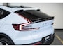 Volvo EC40 Single Motor Extended Range Ultimate 82 kWh | Adaptieve Cruise Control | Elektrische Trekhaak | Warmtepomp | Verwarmde Voorstoelen | Glazen Panoramadak | Getint Glas Achter | Apple Carplay / Android Auto