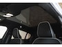 Volvo EC40 Single Motor Extended Range Ultimate 82 kWh | Adaptieve Cruise Control | Elektrische Trekhaak | Warmtepomp | Verwarmde Voorstoelen | Glazen Panoramadak | Getint Glas Achter | Apple Carplay / Android Auto