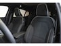 Volvo EC40 Single Motor Extended Range Ultimate 82 kWh | Adaptieve Cruise Control | Elektrische Trekhaak | Warmtepomp | Verwarmde Voorstoelen | Glazen Panoramadak | Getint Glas Achter | Apple Carplay / Android Auto