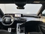 Peugeot e-5008 GT Avantage 73 kWh | Alcantara bekleding | elektrisch verstelbare stoelen/Massage functie | stoelverwarming | Adaptieve Cruise Control | 360 Camera| warmtepomp | Apple Carplay/Android Auto | VOORRAAD ACTIE MODEL!