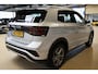 Volkswagen T-Cross 1.5 TSI 150pk R-Line | IQ. Light | Camera | Trekhaak | 100% (Dealer) onderhouden label