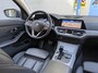BMW 3-Serie 330e High Executive|Sportstoelen|Camera|Live-Cockpit-Pro|Park-Assist|Active-Guard-Plus|HiFi-Audio