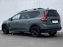 Dacia Jogger 1.6 Hybrid 140 Extreme 7p. / Zeven persoons / Trekgewicht 750 kg / Achteruitrijcamera / Navigatie via Apple Carplay Android / All Season banden 16" LM wielen /