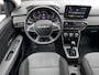 Dacia Jogger 1.6 Hybrid 140 Extreme 7p. / Zeven persoons / Trekgewicht 750 kg / Achteruitrijcamera / Navigatie via Apple Carplay Android / All Season banden 16" LM wielen /