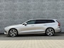 Volvo V60 2.0 T6 Plug-in hybrid AWD Essential Adaptieve cruise control | Lederen bekleding | Stoel en stuurverwarming | Park assist voor en achter | 19" Lichtmetaal velgen | Extra getint glas | Dodehoek assistent