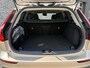 Volvo V60 2.0 T6 Plug-in hybrid AWD Essential Adaptieve cruise control | Lederen bekleding | Stoel en stuurverwarming | Park assist voor en achter | 19" Lichtmetaal velgen | Extra getint glas | Dodehoek assistent
