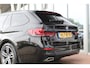 BMW 5-Serie Touring (g31) 530e 292PK AUTOMAAT BUSINESS E.D | Navi | Trekhaak | Led | Sfeerverl. | Live Cockpit | Stoel/stuurverw.| 18 Inch Lm |