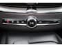 Volvo XC60 T6 Recharge AWD Plus Dark - Panorama/schuifdak - IntelliSafe Assist & Surround - 360º Camera - Verwarmde voorstoelen, stuur & achterbank - Parkeersensoren voor & achter - Elektr. bedienb. voorstoelen met geheugen - Draadloze tel. lader - Elektr. inklapbare trekhaak - 19' LMV