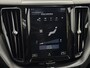 Volvo XC60 2.0 T8 Twin Engine AWD Momentum Pano, Parkeersensoren, Navi, Cruise control, Elektrische achterklep, Virtual desk