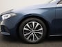 Mercedes-Benz A-klasse 200 Business Solution Plus | Automaat | Half leder | Navigatie | Climate control | Parkeer sensoren | LMV | LED | Camera | Stoel verwarming |