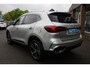 MG EHS 1.5 TGDI Luxury FACELIFT!! MY23 LEER PANO 360-CAMERA DAB CARPLAY NAVI STOELVERWARMING SFEERVERLICHTING ACC 18"LMV 2xKEYLESS ELEK.ACHTERKLEP 2xPDC ENZ!