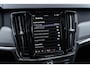 Volvo V90 T8 Plug-in hybrid AWD Ultimate Dark | Google | Longe Range | Bowers & Wilkins Audio | 360 Camera | Luchtvering | Schuif-/Kanteldak | Sportstoelen | Head-Up Display | Stuur-/Stoelverwarming Voor + Achter | Elek. Stoelen | Memory | Getint Glas | Elek. Achterklep