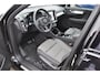 Volvo XC40 B4 211PK Automaat Plus Dark Pilot assist / Adaptive cruise control / Harman Kardon audio / BLIS / Elektrisch bedienbare voorstoelen / Stoelverwarming voor / Stuurverwarming /