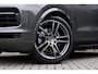 Porsche Cayenne Coupé 3.0 E-Hybrid 462pk | Panoramadak | Sport Chrono | Achterasbesturing | 21'' Wielen | Leder Dashbord | Orig. NL |