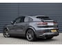 Porsche Cayenne Coupé 3.0 E-Hybrid 462pk | Panoramadak | Sport Chrono | Achterasbesturing | 21'' Wielen | Leder Dashbord | Orig. NL |
