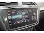 Volkswagen Tiguan 2.0 TDI R-Line Highline Aut. [ Panorama Virtual Dynaudio LED+ ]