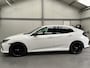 Honda Civic 1.0 i-VTEC Elegance - Black & White!