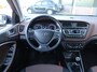 Hyundai i20 1.2 HP i-Motion, Airco, Radio, Blue tooth tel, Isofix, Cruise control, All season banden, Parkeersensoren achter, Trekhaak