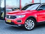 Volkswagen T-Roc 2.0 TSI 4Motion Sport | Trekhaak | 1.700kg Trekgewicht | Adaptieve Cruise Control | Navigatie | Stoelverwarming | 4x4 | Parkeersensoren | LED Koplampen |  Climate Control | Privacy Glas | Two-Tone Color |