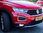 Volkswagen T-Roc 2.0 TSI 4Motion Sport | Trekhaak | 1.700kg Trekgewicht | Adaptieve Cruise Control | Navigatie | Stoelverwarming | 4x4 | Parkeersensoren | LED Koplampen |  Climate Control | Privacy Glas | Two-Tone Color |