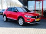 Volkswagen T-Roc 2.0 TSI 4Motion Sport | Trekhaak | 1.700kg Trekgewicht | Adaptieve Cruise Control | Navigatie | Stoelverwarming | 4x4 | Parkeersensoren | LED Koplampen |  Climate Control | Privacy Glas | Two-Tone Color |