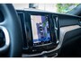Volvo XC60 T6 Plug-in hybrid AWD Ultimate Bright | Long range | Adaptieve Cruise Control | Luchtvering | BLIS Dodehoek Detectie | Stoelmassage | Stoelventilatie | 360 Camera | Trekhaak | Getint Glas