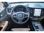 Volvo XC60 T6 Plug-in hybrid AWD Ultimate Bright | Long range | Adaptieve Cruise Control | Luchtvering | BLIS Dodehoek Detectie | Stoelmassage | Stoelventilatie | 360 Camera | Trekhaak | Getint Glas