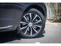 Volvo XC60 T6 Plug-in hybrid AWD Ultimate Bright | Long range | Adaptieve Cruise Control | Luchtvering | BLIS Dodehoek Detectie | Stoelmassage | Stoelventilatie | 360 Camera | Trekhaak | Getint Glas