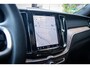 Volvo XC60 T6 Plug-in hybrid AWD Ultimate Bright | Long range | Adaptieve Cruise Control | Luchtvering | BLIS Dodehoek Detectie | Stoelmassage | Stoelventilatie | 360 Camera | Trekhaak | Getint Glas
