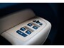 Volvo XC60 T6 Plug-in hybrid AWD Ultimate Bright | Long range | Adaptieve Cruise Control | Luchtvering | BLIS Dodehoek Detectie | Stoelmassage | Stoelventilatie | 360 Camera | Trekhaak | Getint Glas