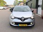Renault Clio Estate 0.9 TCe Dynamique, Stoere verschijning, 17 inch lichtmetaal, Airco, Cruise control, Navigatie, Blue tooth, Isofix, Parkeersensoren achter