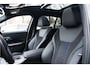 BMW 3-Serie Touring 320i High Executive | Pano | Trekhaak | Sfeer | HuD |