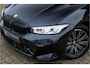 BMW 3-Serie Touring 320i High Executive | Pano | Trekhaak | Sfeer | HuD |