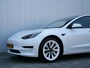 Tesla Model 3 Standard RWD Plus 60 kWh 325pk Automaat Autopilot / Navigatie / NL-Auto / 1e Eigenaar