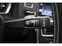 Volvo S60 2.0 T3 R-Design | Schuif/Kanteldak | Stoelverwarming | 19 Inch | Camera | Trekhaak