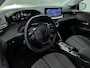 Peugeot 208 Allure Hybrid 100 pk Automaat | Navigatie | Achteruitrijcamera | Parkeersensoren Voor en Achter | Voorstoelen Verwarmd | LED Koplampen | Lederen Stuurwiel | Climate Control | Adaptieve Cruise Control | 16" Lichtmetalen Velgen | Apple Carplay/Android Auto |