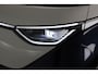 Volkswagen ID. Buzz 1st Max 77kWh 204 pk | Navigatie | Elektr. trekhaak | Parkeersensoren (Park assist) | Rondomzicht camera | Adaptieve cruise control | Stoelverwarming | Elektr. schuifdeuren |