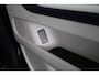 Volkswagen ID. Buzz 1st Max 77kWh 204 pk | Navigatie | Elektr. trekhaak | Parkeersensoren (Park assist) | Rondomzicht camera | Adaptieve cruise control | Stoelverwarming | Elektr. schuifdeuren |