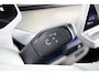 Volkswagen ID. Buzz 1st Max 77kWh 204 pk | Navigatie | Elektr. trekhaak | Parkeersensoren (Park assist) | Rondomzicht camera | Adaptieve cruise control | Stoelverwarming | Elektr. schuifdeuren |