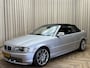 BMW 3-Serie E46 Cabriolet 330Ci 232 PK *Slechts 56.984 km!* Inclusief Hardtop / Automaat / Leder Sportstoelen / Memory / HK Audio / 18" M Sport /